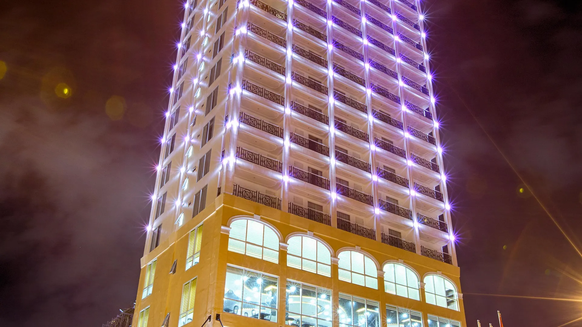 Fivitel Da Nang Hotel