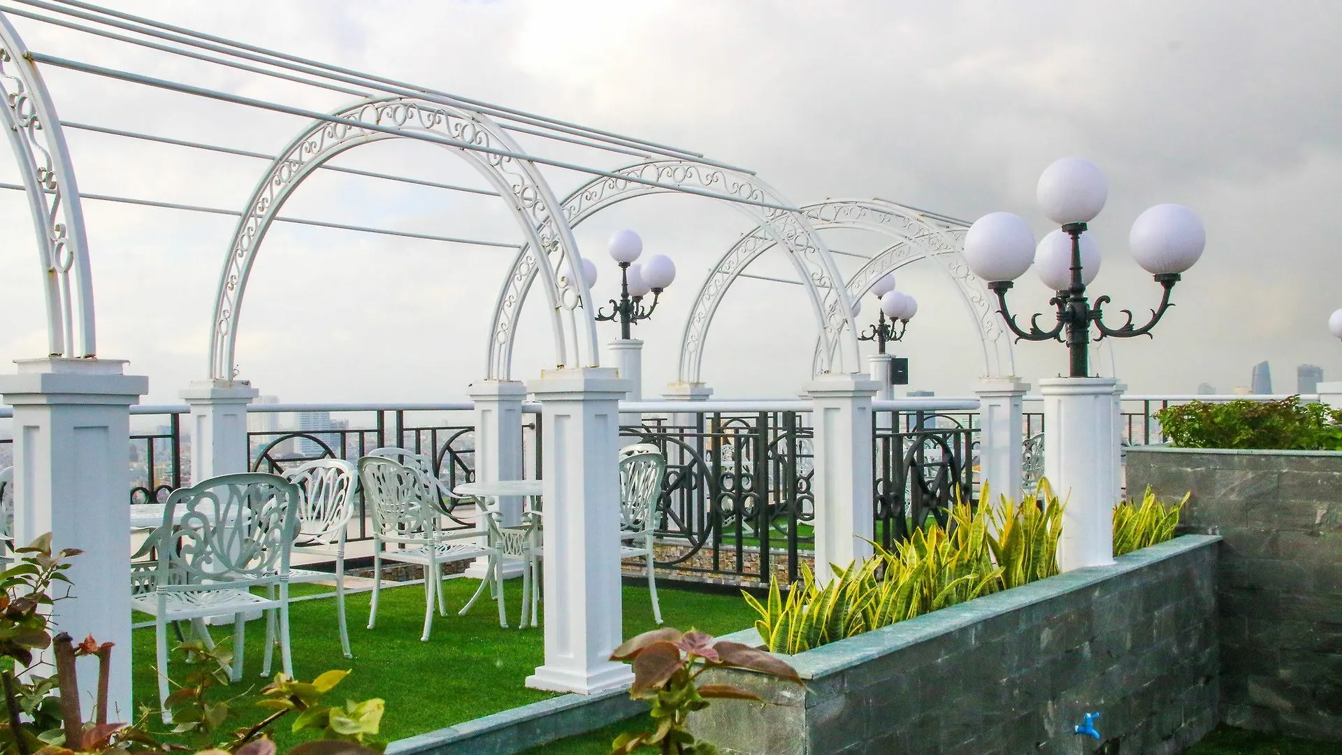 Fivitel Da Nang Hotel